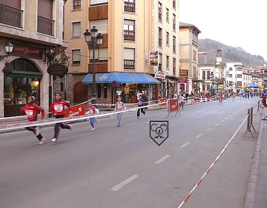 carrera_urbana_cangasdeonis2007_35.jpg