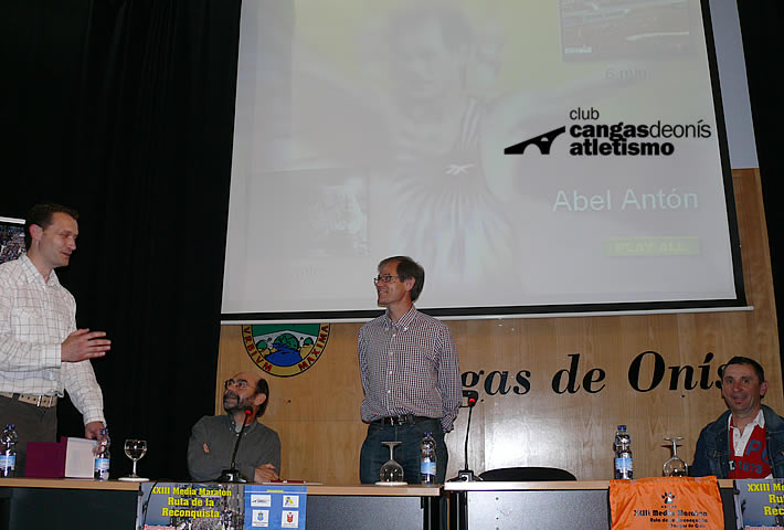 Charla Coloquio sobre Abel Antón y el Atletismo